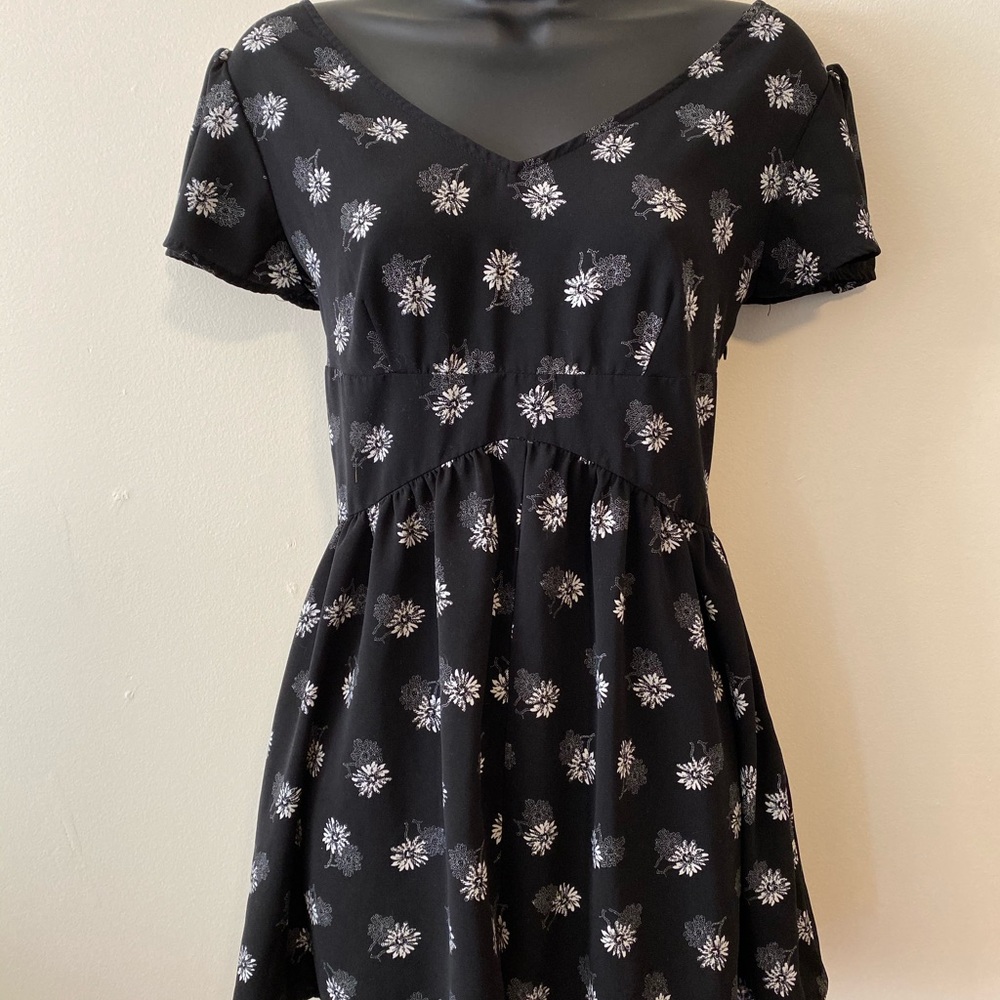 🚫SOLD🚫 Daisy Print Romper